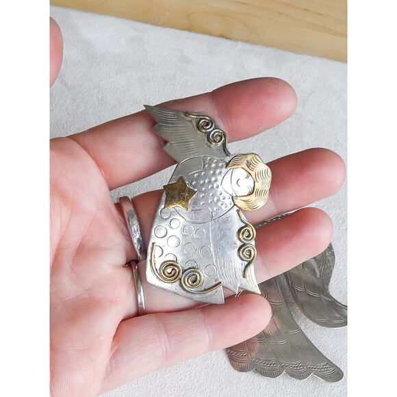 Vintage Christmas Angel Brooches 2 PC Silver Tone Whimsical Folk Art Holiday Set - Picture 3 of 6